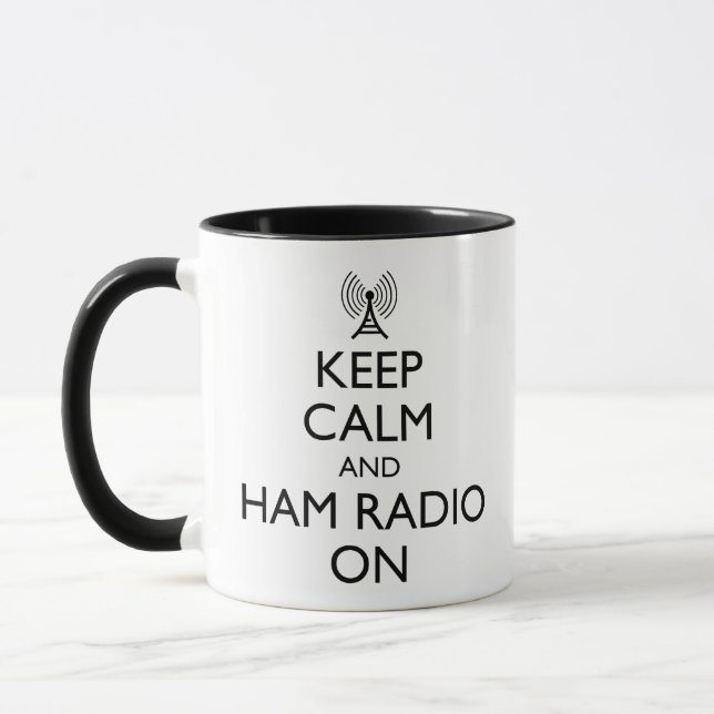 Taza Mantenga la calma y la radio Ham encendida (Izquierda)