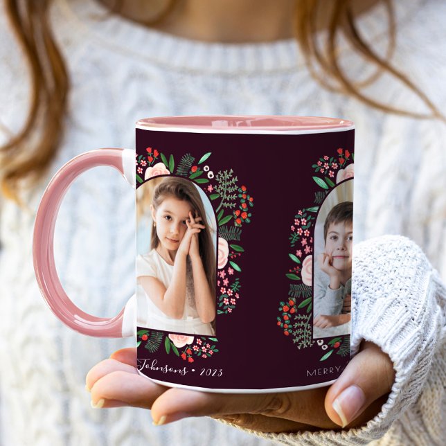 Taza Marco de arco moderno Floral Feliz Navidad Foto (Modern Arch Frame Floral Merry Christmas Photo Mug)
