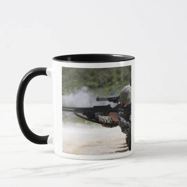 Taza Marines disparando escopetas (Izquierda)