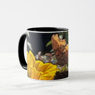 Taza Mariposa Comma en una flor de Rudbeckia