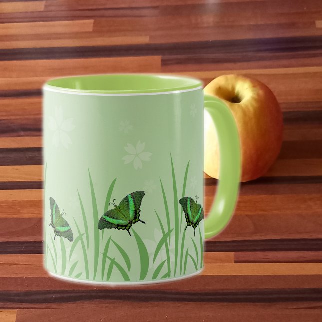 Taza Mariposa verde sobre verde claro - romántico (Subido por el creador)