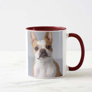 Taza marrón clara del perro de Boston Terrier