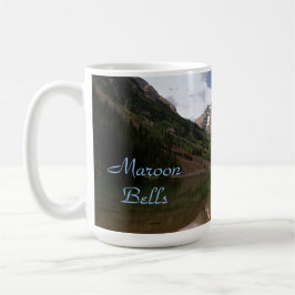 Taza marrón de la plantilla de la foto del