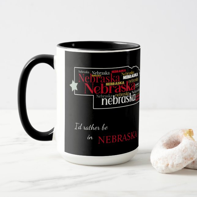 Taza Más bien estar en Nebraska Word Art Mug (Con donut)