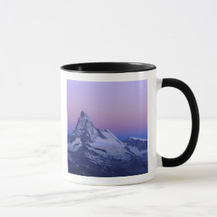 Taza Matterhorn al amanecer, Zermatt, Alpes suizos,