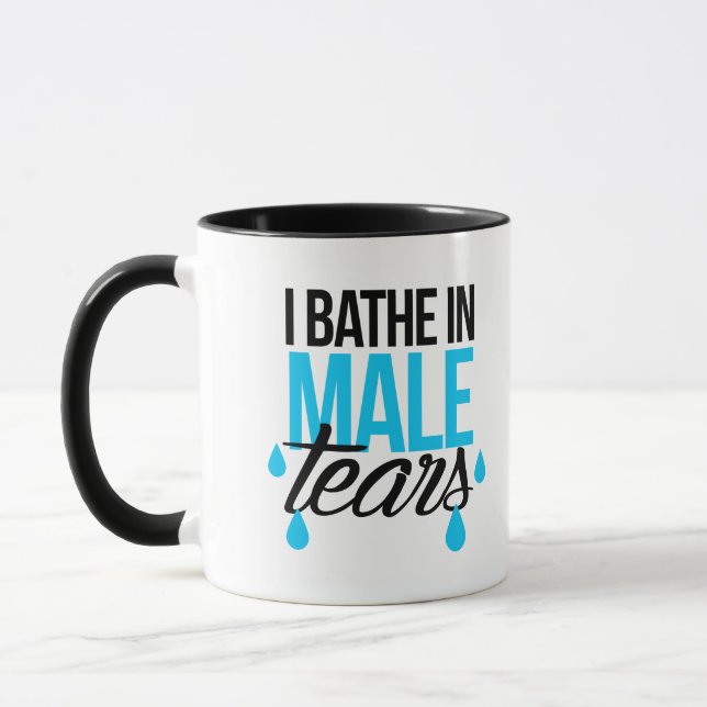 Taza Me baño en los rasgones masculinos (Izquierda)