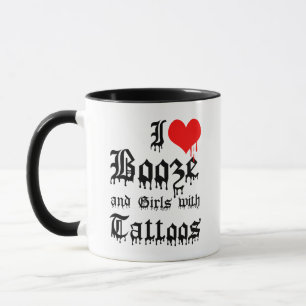 Taza Me encanta el alcohol y las chicas con tatuajes