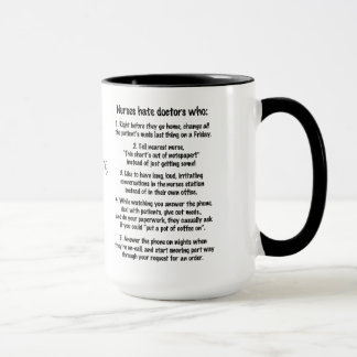 Taza Médicos del odio de las enfermeras que: