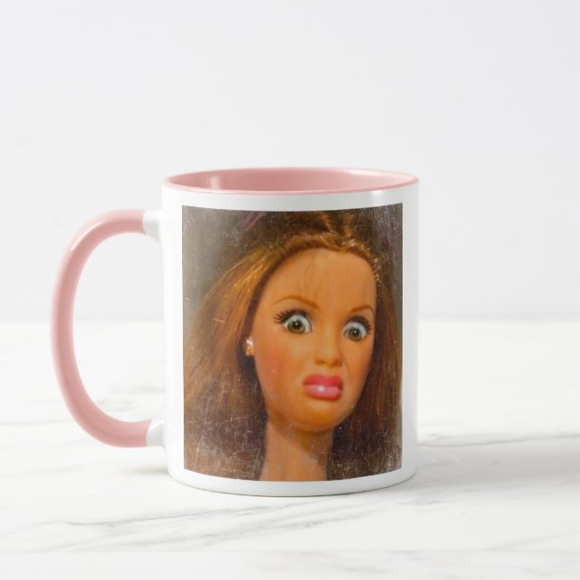 Taza Meme de cara de muñeca divertida y asquerosa (Izquierda)