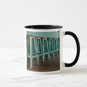 Taza México, Oaxaca, Taburetes de barra verdes alinean