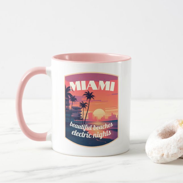 Taza Miami: hermosas playas, noches eléctricas (Con donut)