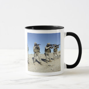 Taza Miembros de equipo militares de Transistion