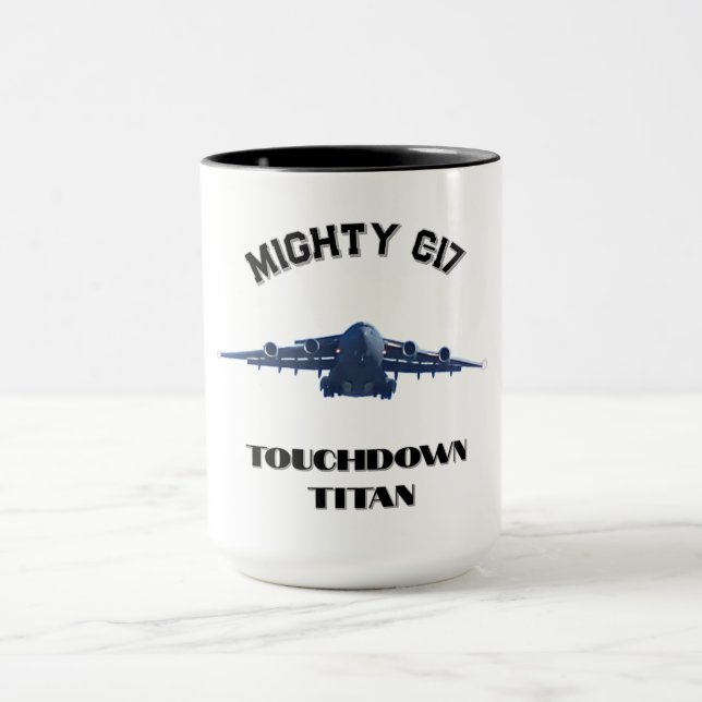 Taza Mighty C-17, Touchdown Titan (Centro)