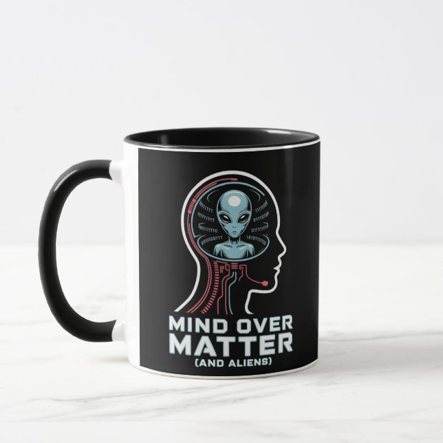 Taza Mind Over Materia Alien Head Binary Circuit Art (Izquierda)
