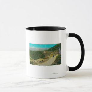 Taza Mirando hacia la ruta del cañón de Piru, CA