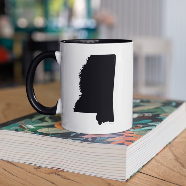 Taza Misisipi en blanco y negro (Add text to create your own souvenir coffee cup.)