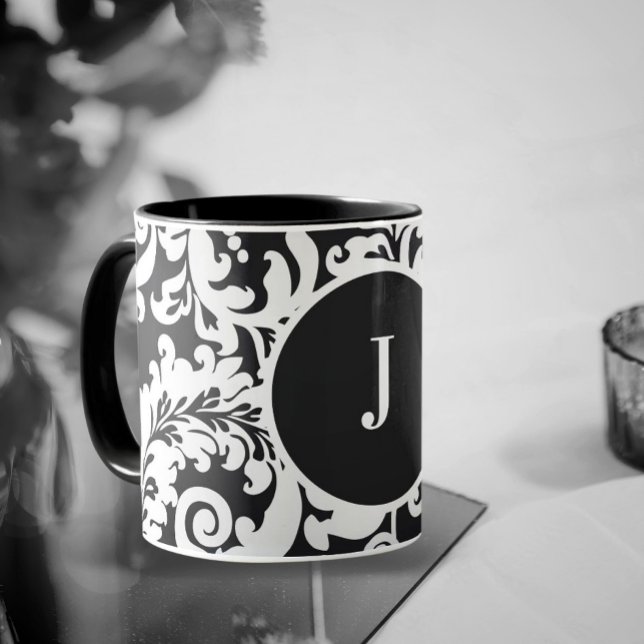 Taza Moderna Boda de Damasco floral elegante en blanco  (modern black and white elegant floral damask monogram mug for wedding, bride's maids gift favors)