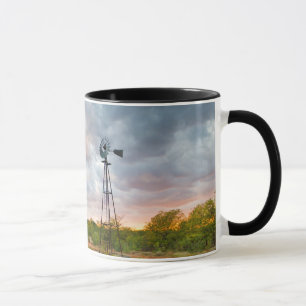 Taza Molino de viento y nubes al atardecer