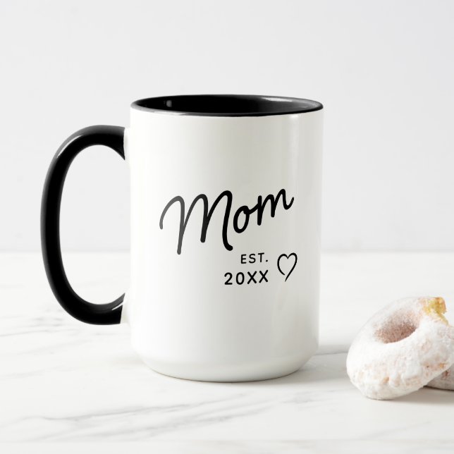 Taza Mom Black and White Minimalist Est Year  (Con donut)