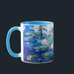 Taza Monet Pink Water Lilies<br><div class="desc">Una jarra de nenúfares rosa de Monet con hermosos nenúfares de agua rosada flotando en un tranquilo estanque azul con colchonetas de lirios. Un gran regalo de Monet para los amantes del impresionismo y del arte francés. Impresionismo natural sereno con flores y paisajes pintorescos de estanques.</div>