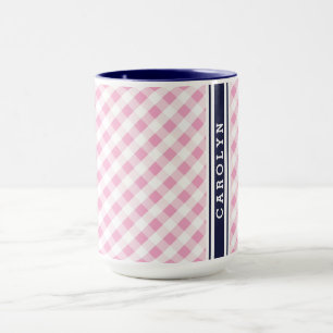 Taza monograma de patrón de gingham de la marina rosa p