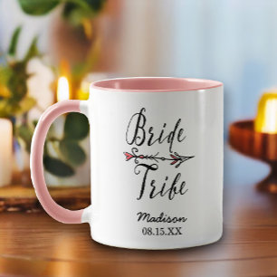 Taza Monograma dibujado mano de la flecha de la tribu