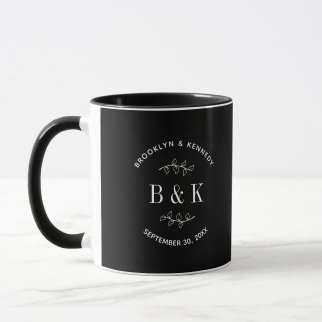 Taza Monograma froral blanco negro nombre de pareja (Izquierda)