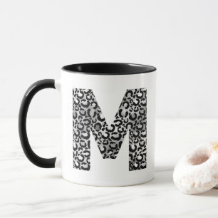 Taza Monograma M inicial plateado gris y negro