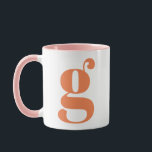 Taza Monograma moderno Letra inicial Naranja rosa<br><div class="desc">Monograma moderno con la letra de su elección,  en rosa y naranja.</div>