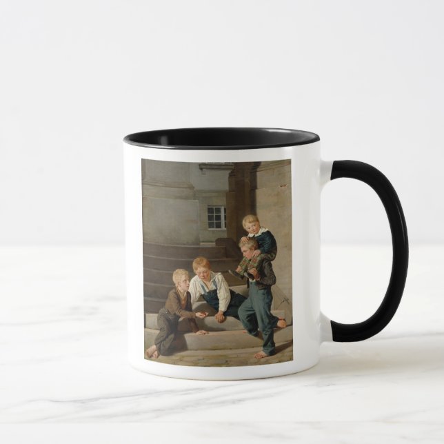 Taza Muchachos que juegan dados delante de (Derecha)