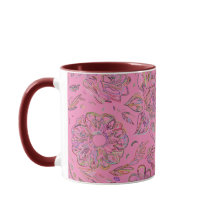 Mug de flores rosadas y esbozadas