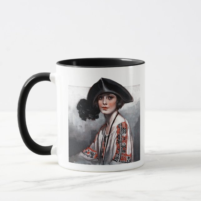 Taza Mujer en blusa bordada (Izquierda)