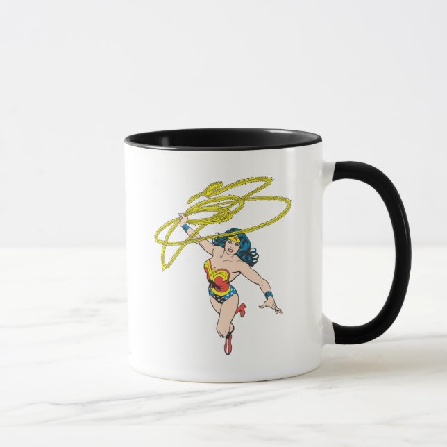 Taza Mujer Maravilla sostiene Lasso 2 (Derecha)