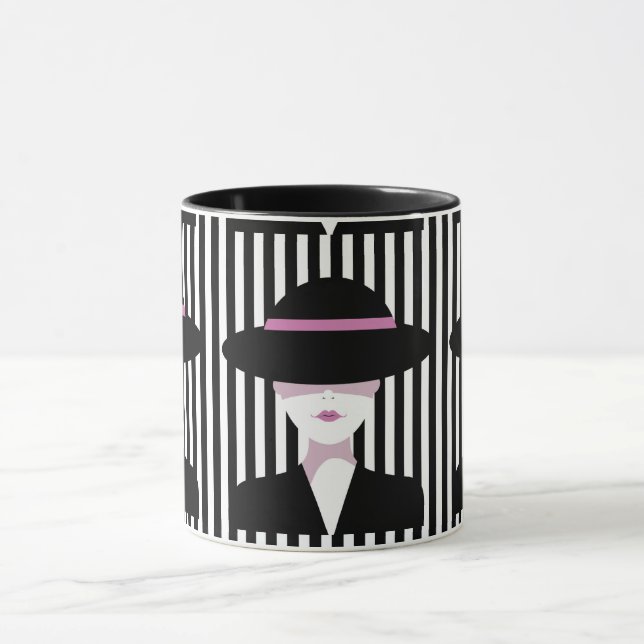 Taza "Mujer Moda elegante con Gorra: Elegante (Centro)