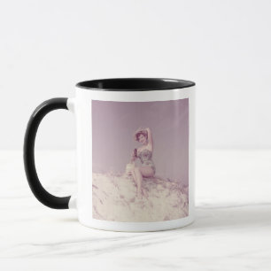 Taza Mujer que se relaja en la playa