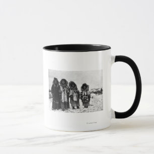 Taza Mujeres esquimales en la fotografía de Alaska