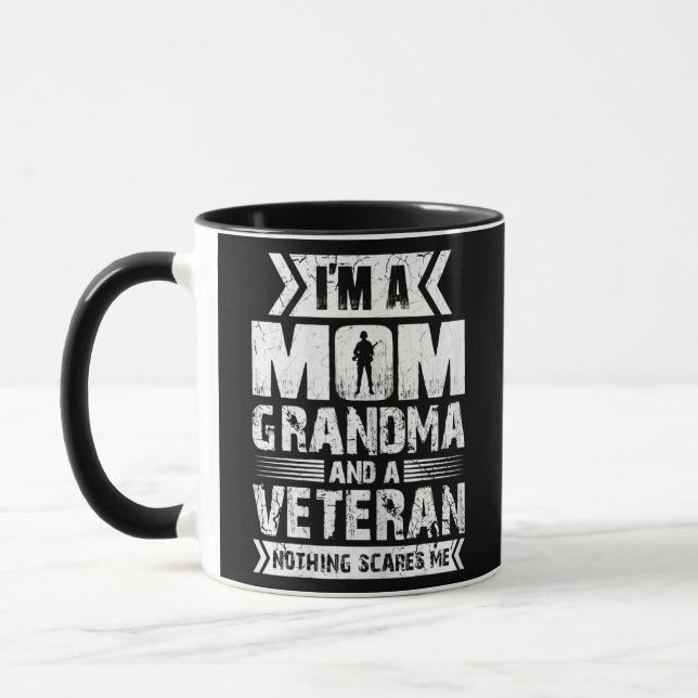 Taza Mujeres, soy una abuela de mamá y un veterano nada (Izquierda)