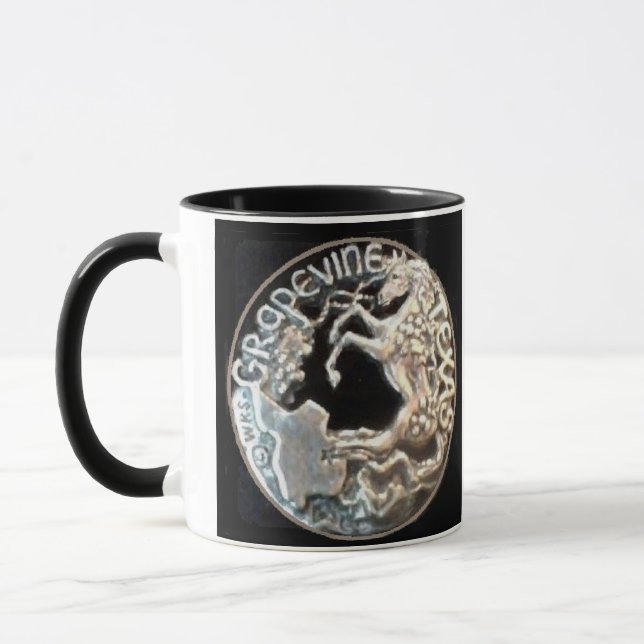 Taza Mustang en Grapevines 11 oz Mug (Izquierda)