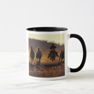 Taza NA, EE. UU., Oregón, Seneca, Ponderosa Ranch, Vaqu