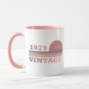 Taza Nacida en 1979 cumpleaños elegante moderno vintage
