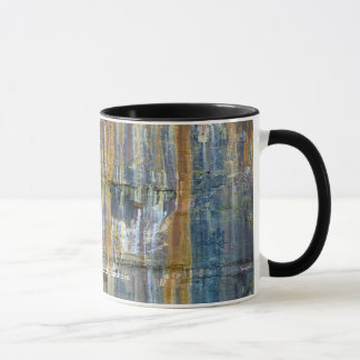 Taza Nacional representado de las rocas a orillas del