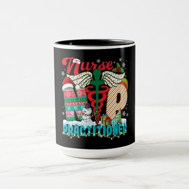 Taza Navidad de Enfermera Practicante (Centro)