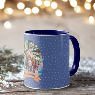Taza Navidades de fotografía azul de Wreath Violet de i
