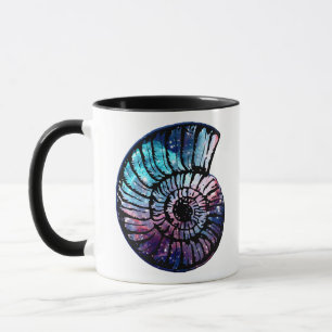 Taza Nebulosa con estrellas en el caparazón de Nautilus