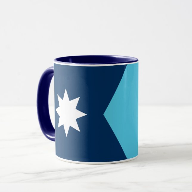 Taza negra combinada con la bandera de Minnesota,  (Anverso izquierdo)