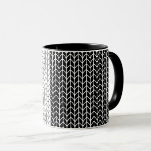 Taza negra con estampado en negro y blanco