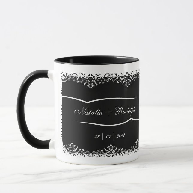 Taza negra del vintage (Izquierda)