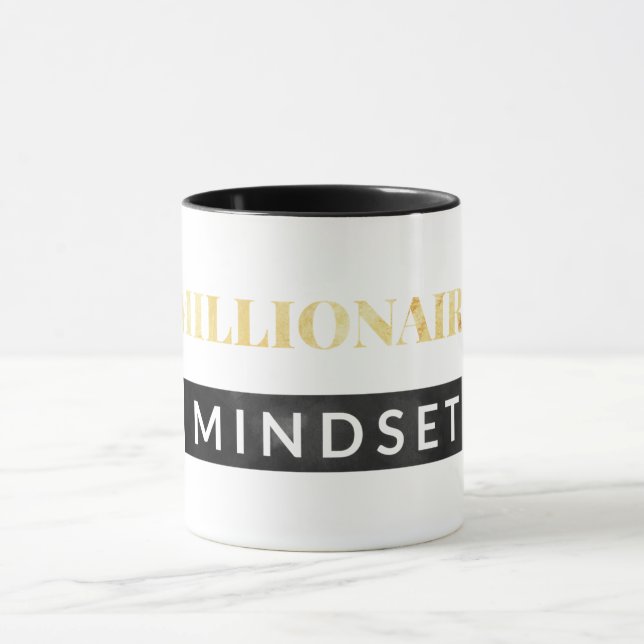 Taza Negro del modo de pensar del millonario y letras (Centro)
