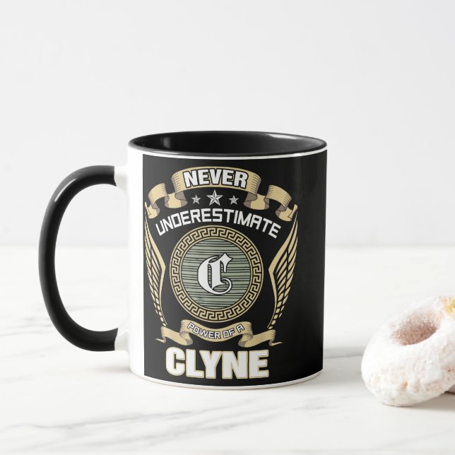 TAZA NEVER_UNDERESTIMATE_POWER_OF_A_CLYNE (Con donut)