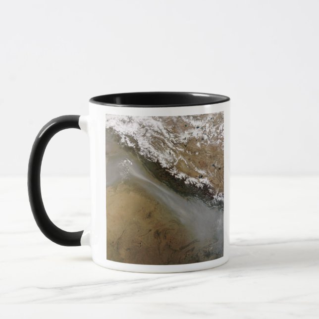 Taza Niebla a lo largo de las montañas del Himalaya (Izquierda)